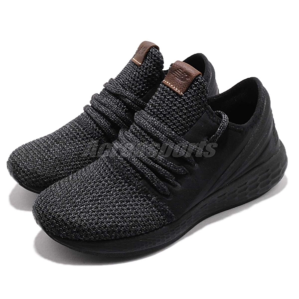 CRUZ DECON Fresh Foam 一體成型中大底 特殊鞋帶孔設計