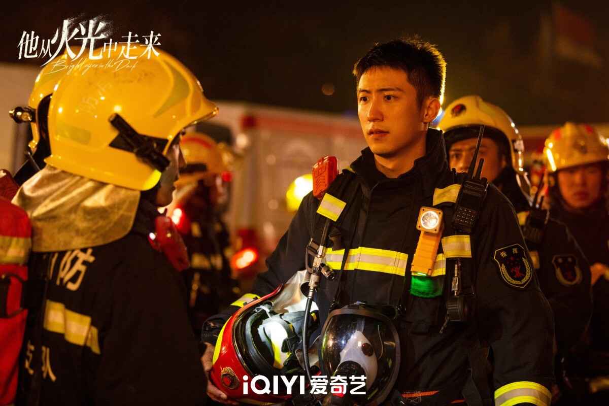 陸劇6位男星演消防員！《他從火光中走來》黃景瑜MAN，羅雲熙&amp;龔俊帥炸，楊洋卻被嫌油