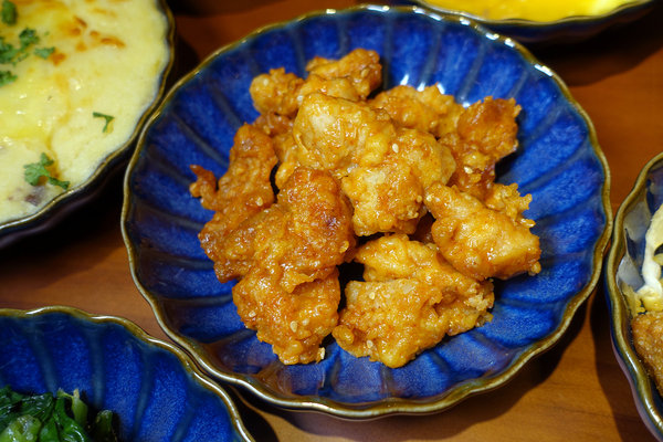 不糾結清粥小菜，台北ATT 4 FUN清粥小菜，正餐宵夜都有賣(含不糾結清粥小菜訂位、價位、包廂資訊)