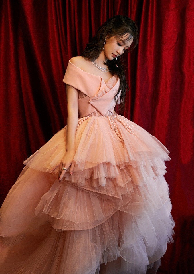 女星紅毯造型精修vs未修8：李沁