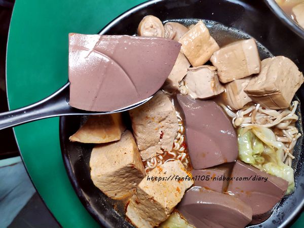 【新莊加熱滷味】二十一食堂 麻辣滷味 新莊花生堂 #炒泡麵 #鴨血臭豆腐 #銅板美食 (36).jpg