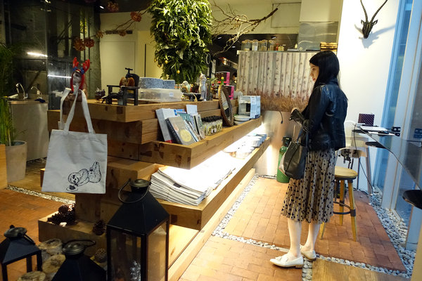 內湖浪漫餐廳-Lazy Point餐酒館，有午餐、下午茶、晚餐的內湖餐酒館，露天酒吧內湖調酒，文湖線約會餐廳，活動包場、會議空間租借的內湖咖啡廳