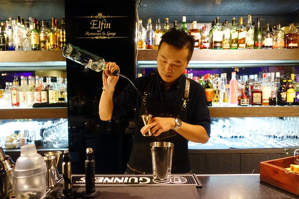 台北餐酒館聚餐-Elfin精靈餐酒館，超好拍IG網美餐酒館，水準之上的酒吧餐點，調酒超好喝的台北酒吧餐廳，台北調酒餐廳推薦