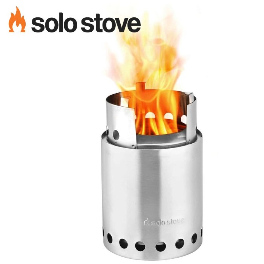 商品介紹:拯救我們的地球和荷包，再也不需要購買燃料！SOLO STOVE Titan 超輕量小型火箭爐，只需少數幾根小樹枝就能開始烹飪，荒野旅途中再也不需擔心燃料不夠用，輕量化的不僅僅是爐具，還大幅減