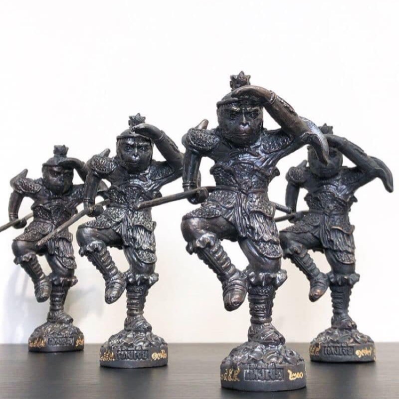 (五指山)下五百年後由南海觀世音點化保護唐三藏法師前往西天取經協同豬八戒沙悟淨白龍馬堅心守護不屈不撓歷險克難伏魔降妖終至西天取得如來佛祖真經送返大唐中國民間某些風俗將齊天大聖孫悟空奉為神明祭祀孫悟空生