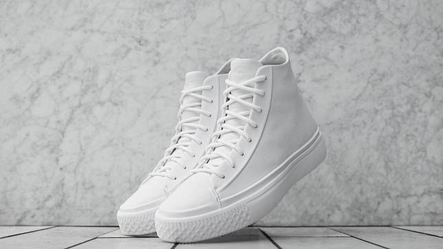 8 Rekomendasi Sneakers Putih yang Chic & Stylish