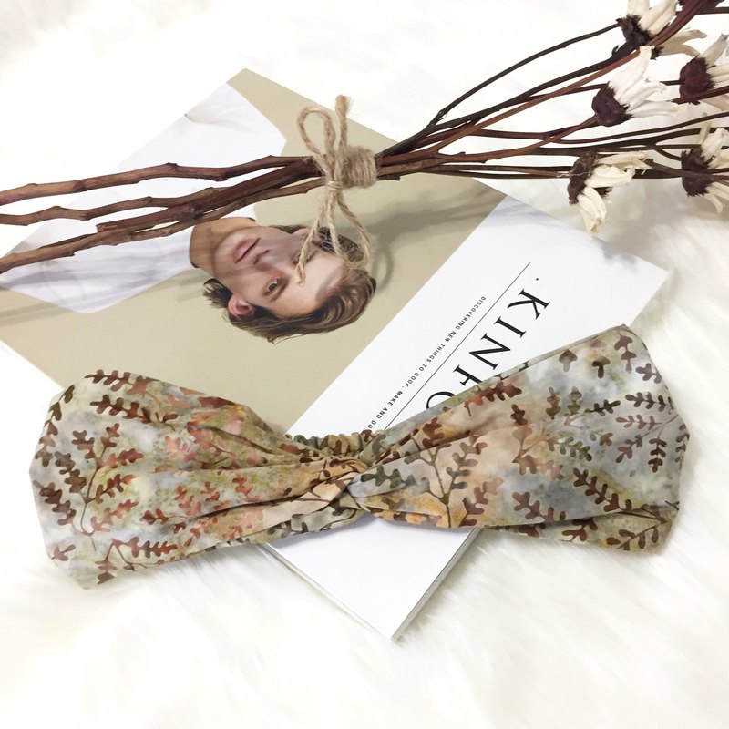 美國無毒蠟染布料(請不用擔心褪色問題) MIT鬆緊帶(不易鬆或斷裂) [或是可註明習慣戴鬆或緊] :::size::: 剛剛好套頭的size [若頭圍較大或小較小 歡迎INBOX 我們會竭盡全力為您解