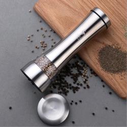 ◎陶瓷機芯，更耐磨損;可調節粗細，快速出粉|◎拉絲304不鏽鋼,粗細隨心. 透明亞克力，看得更清楚|◎造型優美,操作簡單,帶保護蓋,防塵更衛生.商品名稱:胡椒粒研磨器花椒研磨瓶調味瓶品牌:PUSH!種