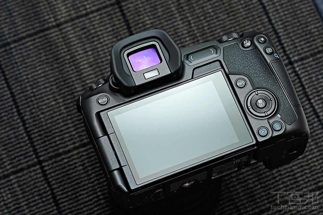 未上市搶先測！全幅無反 Canon EOS R 動手玩／實機操作體驗
