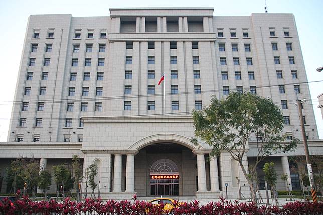 郭姓男子十四年來以需要學雜費、生活費，向爸媽騙了千萬元，檢方偵結依詐欺、偽造文書起訴郭。