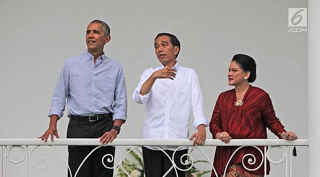 ™  Tampilan Beda Kebaya Kutubaru Iriana Jokowi Saat Sambut Obama