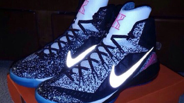 新聞速報 / Nike Hyperdunk 2014 Kyrie Irving ＂Notebook＂ PE