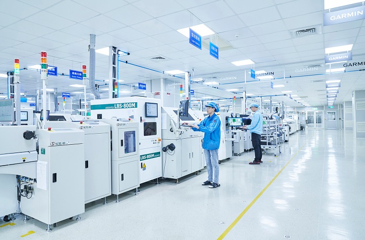 因應 Garmin 橫跨五大領域產品種類多元化的生產需求，Garmin 獨家整合自動化以及智慧化的 SMT 產線。