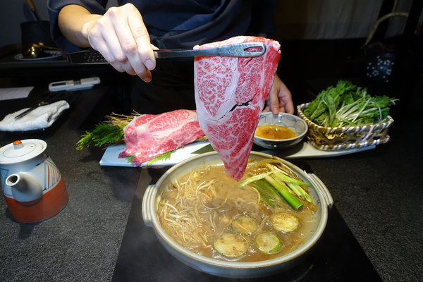 蘭亭鍋物割烹-信義安和站聚餐餐廳，蘭亭和牛極緻料理，聚餐、節日慶祝及慶生餐廳推薦，滿足五感饗宴的精緻料理(附蘭亭火鍋菜單)