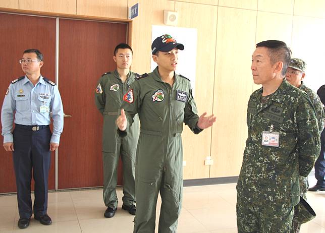 澎防部指揮官履新視導提振士氣 澎湖時報 Line Today