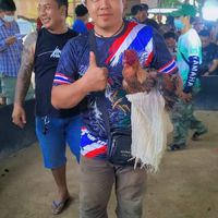 ซุ้ม เพชรนคร ฟาร์ม