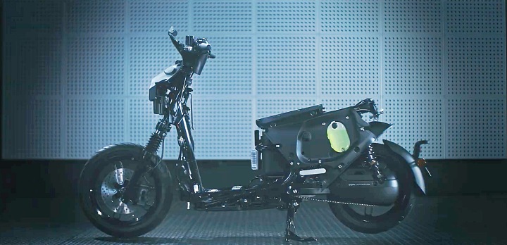 YAMAHA 與 Gogoro 合作電動車即將上市？EC-05 前導預告與車身照流出