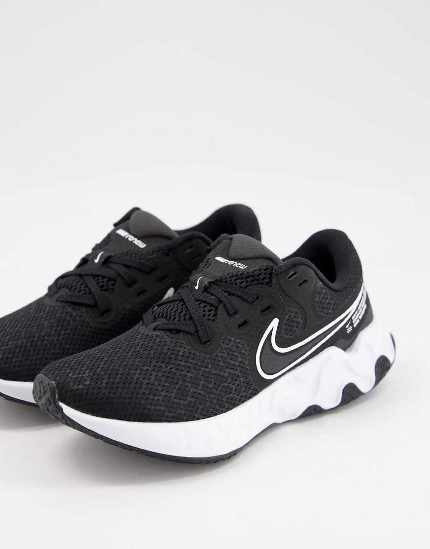 Trainers by Nike If in doubt, trainers Low-profile design Lace-up fastening Padded tongue and cuff S