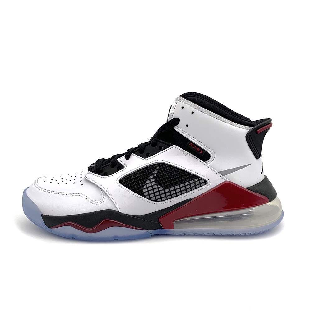 NIKE JORDAN MARS 270 男籃球鞋-CD7070103-白男子運動鞋設計靈感源自四對經典的 Air Jordan，是現代與經典混合的結晶，風格相當經典，大型 Max Air 氣墊及彈性