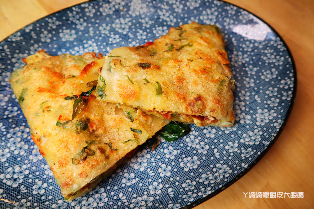 新竹下午茶外送推薦郭記餡餅王！城隍廟附近美食越來越狂啦！爆漿鮮蚵蔥油餅限量供應