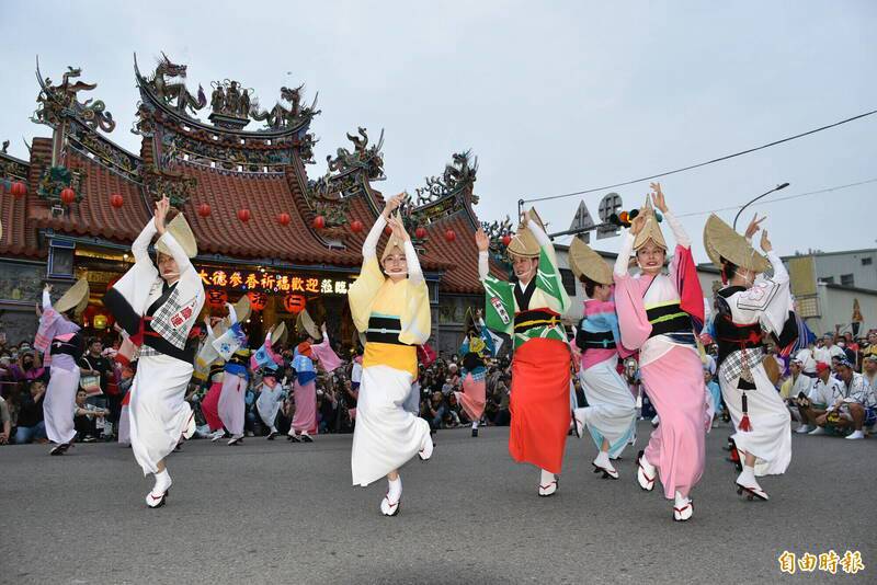 群舞超震撼！東京高圓寺阿波舞團 踩街演出嗨翻桃園 | 自由電子報 | LINE TODAY