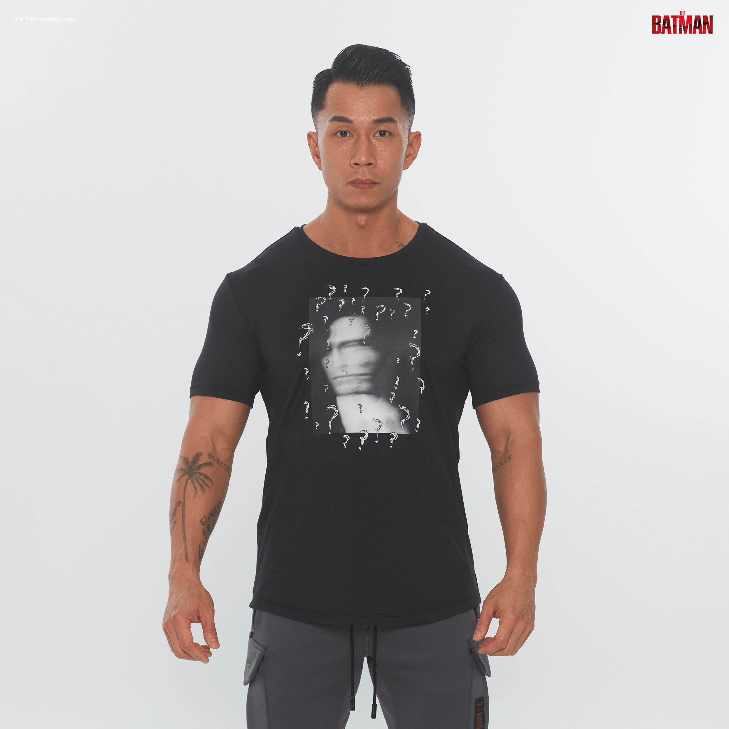 BATMAN｜XY-Stretch 訓練短袖 - MEME PATTINSON -【碳黑】