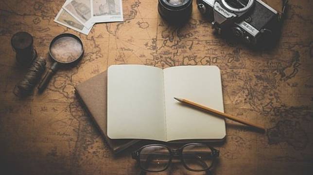 Ilustrasi benda yang dibawa saat traveling. (Pixabay/DariuszSankowski)