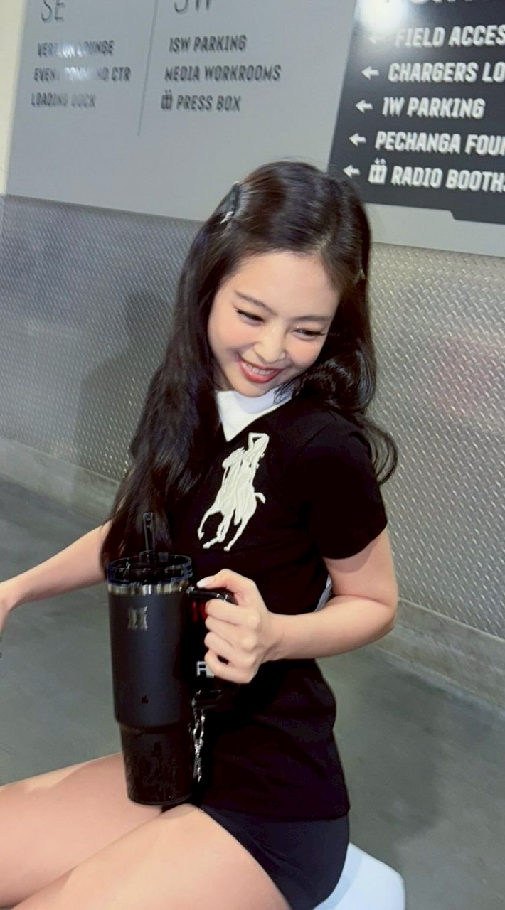 ⚖️桌布🐰素材🐈‍⬛聊天聚集地🤍