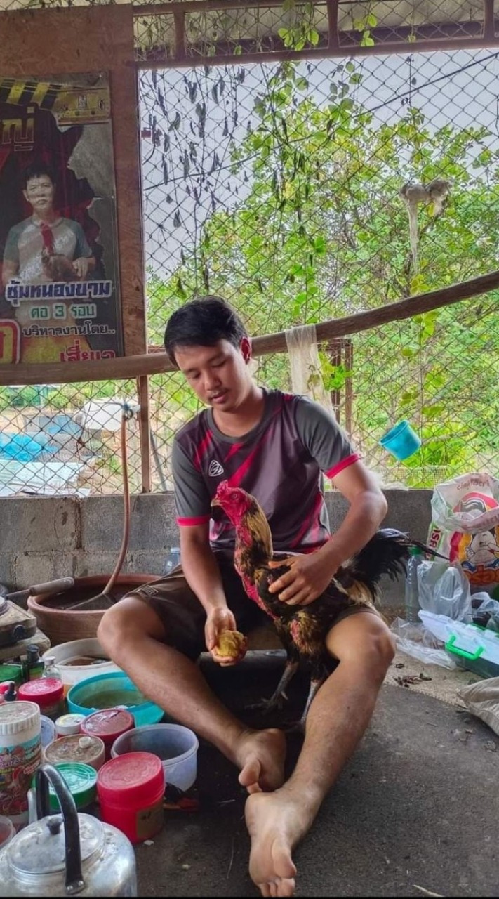 มอส พิดโลก