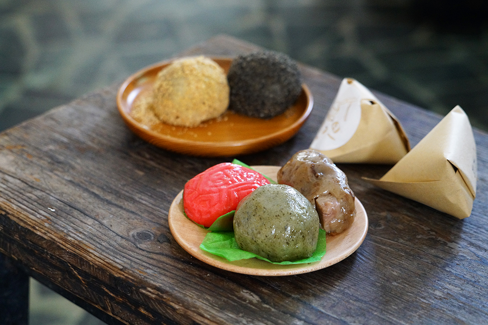 手作麻糬和改良版的粿，各年齡層的接受度都相當高。(攝影/Cindy Lee)