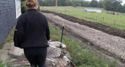 Ngeri! Pria Ini Pakai Kulit Kerang untuk Bangun Jalan, 3 Hari Kemudian Hal Mengerikan pun Terjadi!