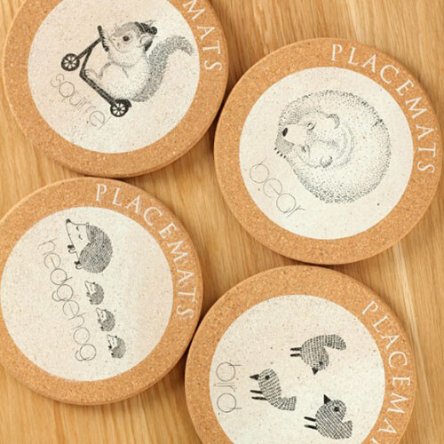【COMET】動物圖案軟木隔熱墊4入(TS-AN01) ◆四種圖案 一次擁有 ◆軟木材質 超質感 ◆松鼠.小熊.小鳥.刺蝟圖案 擁有隔熱效果，又不失可愛風格 軟木材質，配上可愛動物圖案，讓人愛不釋手