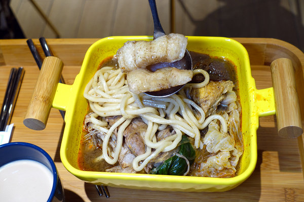 1+1鍋物辣MINI，台北京站麻辣小火鍋，超彭湃台北麻辣個人小火鍋(含辣MINI菜單、付款)