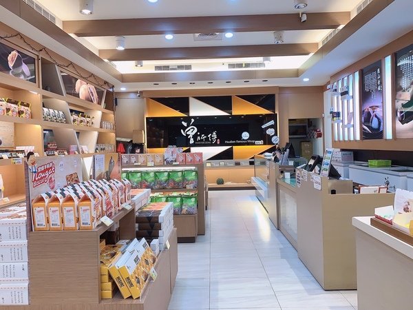 「花蓮旅遊」花蓮租車三天二夜輕旅行自駕遊，盛夏消暑追鯨趣-花蓮永宬租車，老時光燒肉酒肴，欣欣麵館不是麵店，小花公寓民宿與窩WOW青年旅館直擊分享