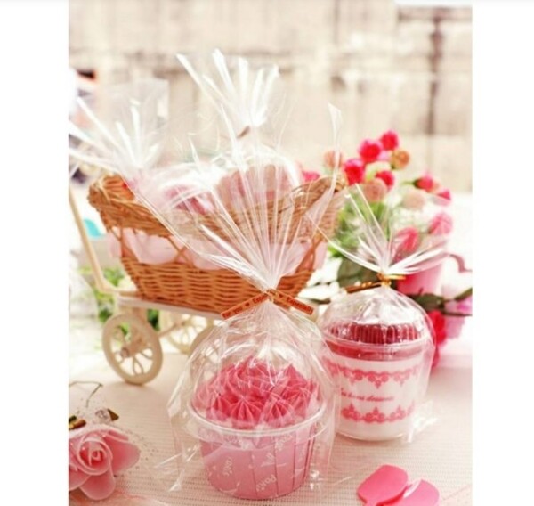 款式花色眾多可依個人喜好挑選 為商品增加更多美感 透明度高簡約設計 可使用於餅乾月餅牛軋餅糖果零食等包裝 品名opp平口袋大 規格14 24公分 材質opp 數量100 入/包2 做好了點心但卻找不到