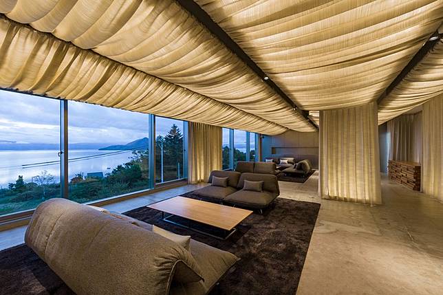 輕步柔美雪松森林 隈研吾親自設計監修北海道洞爺湖畔 We Hotel Toya 精品飯店設計 幸福空間 Line Today