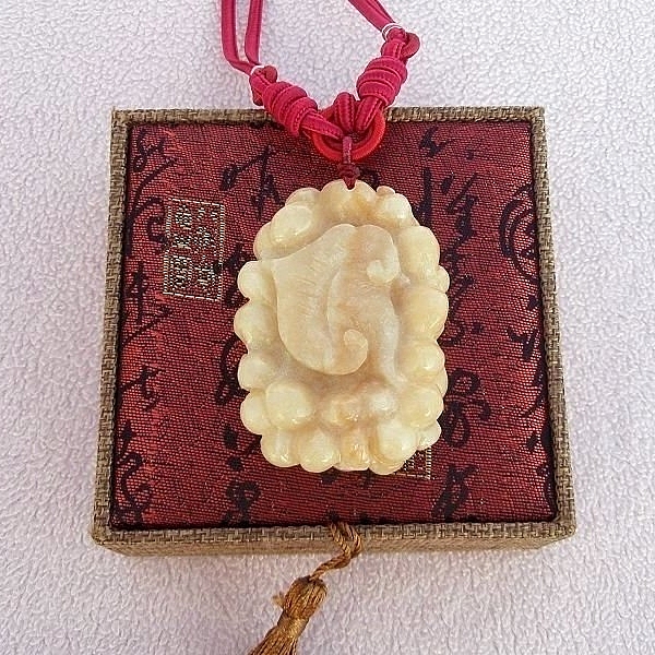 老品，天然泰國龍宮舍利石，供養或配戴龍宮舍利所到之處，聚集無量無邊之諸佛菩薩，天龍八部護法神眾等護持