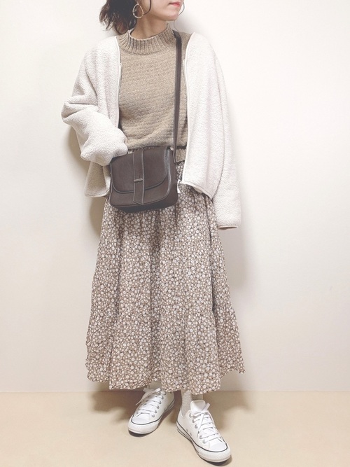 UNIQLO 白色無領薄毛絨外套