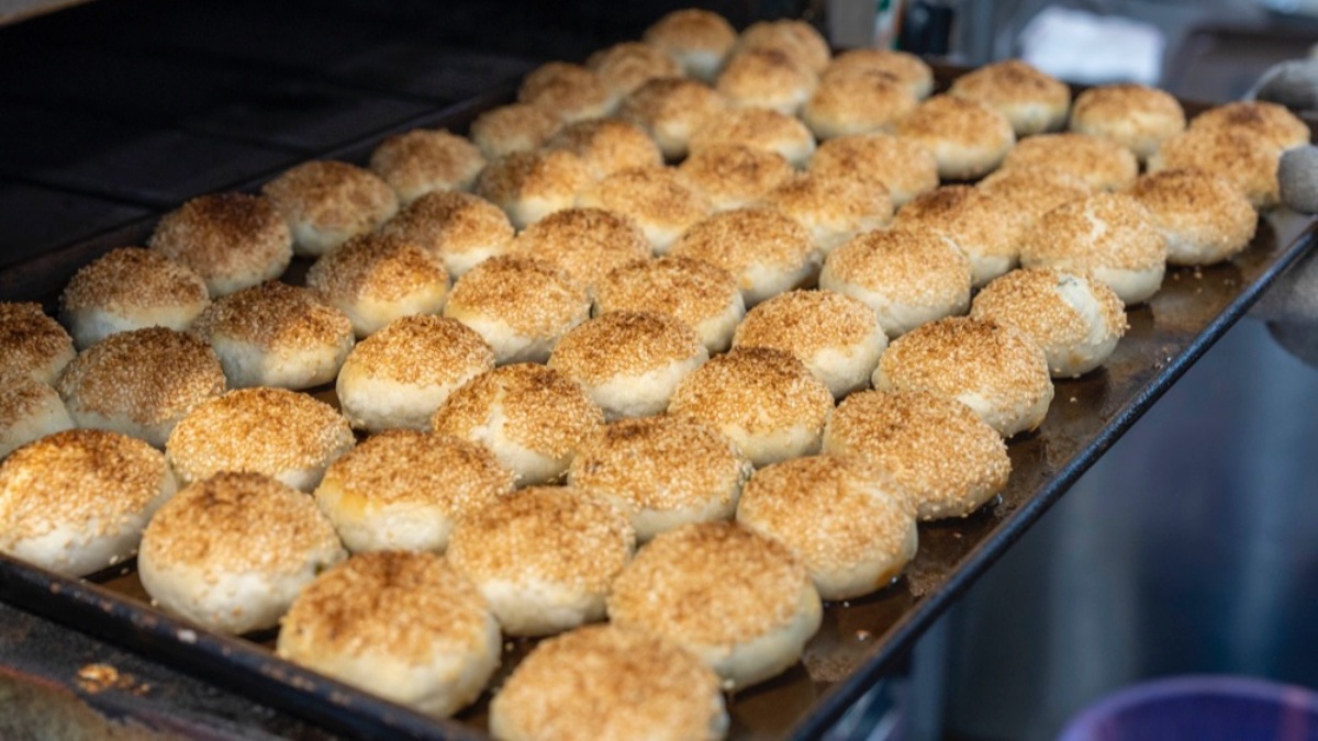 老饕激推口袋名單！雙北６家秒殺排隊燒餅：15元開吃、超厚芋頭餡、狂掃40顆