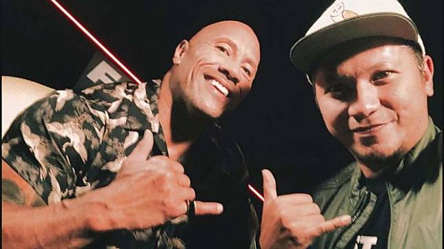 Gading Marten Pamer Foto Bareng Dwayne 'The Rock' Johnson