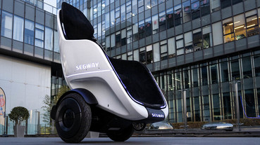 《瓦力》的世界要成真了？Segway 推出 S-Pod 個人運輸座艙！