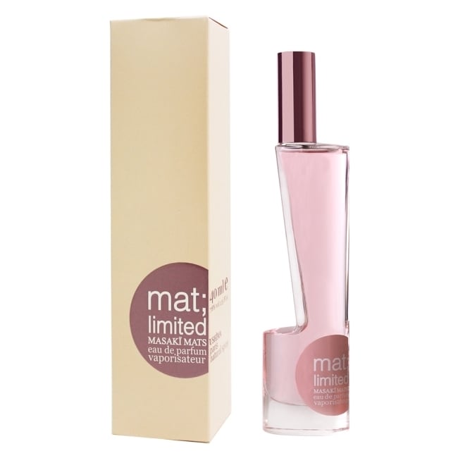 他的系列作品和對未來兩到三年趨勢的預測，總是啟發眾多時尚愛好者和專業人士的靈感。 Masakï的願景為他贏得趨勢潮流領導者的稱號。 ◆ 創作風格 ◆ Masaki的風格是對創新的不斷追求。 然而，可以