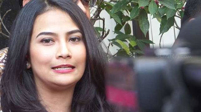 Vanessa Angel datangi Komnas Perempuan, Kamis (30/7/2015) [suara.com/Ismail]