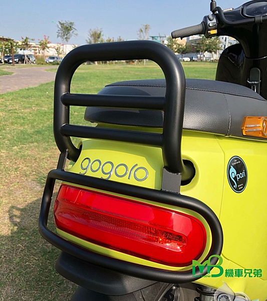 機車兄弟【POSI Gogoro2 二合一後把手燈罩桿】