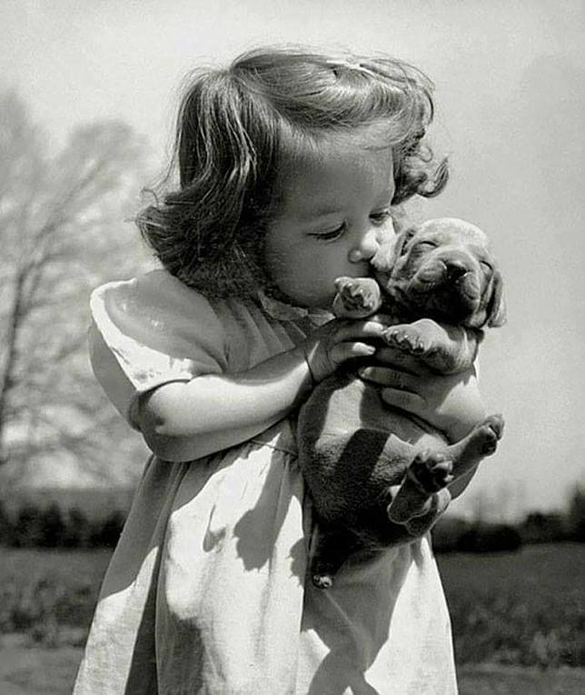 10 Foto Vintage Bikin Terenyuh: Ada Rasa Haru Saat Melihatnya
