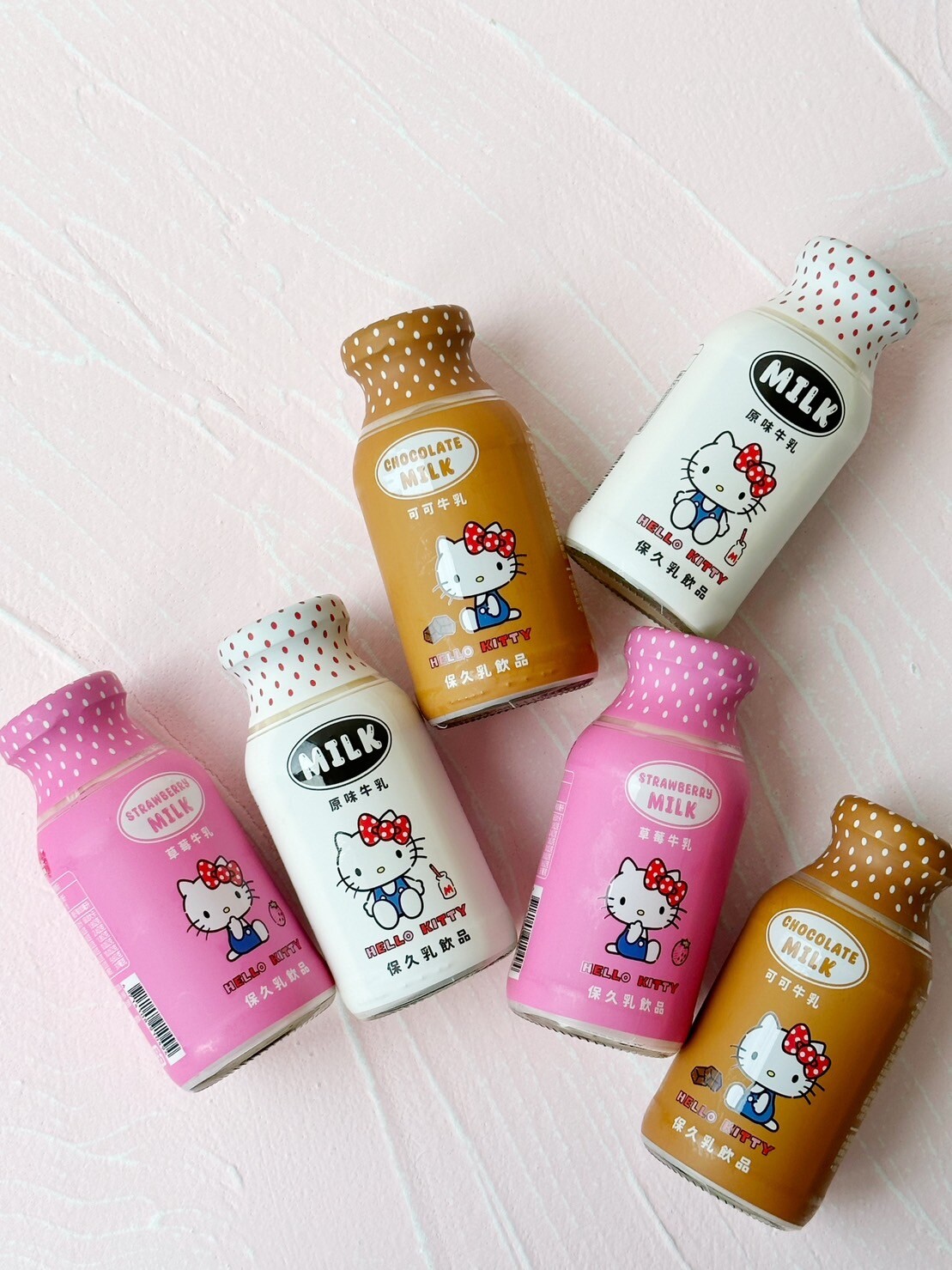 Kitty粉絲必喝！全聯獨家開賣「Hello Kitty牛奶」，原味、草莓、可可享優惠價開喝！