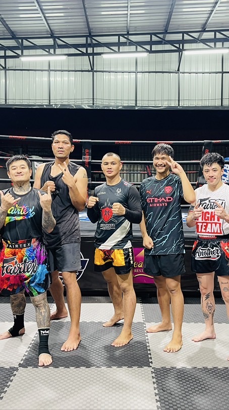 ค่ายมวย BTKL บาสทุ่งเขาหลวง
