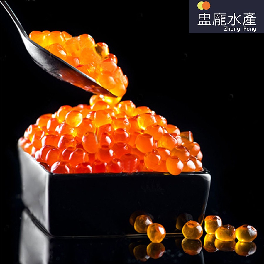 商品名稱：日本醬油漬鱒鮭魚卵 (長谷川)成分:鮭魚卵商品產地：日本北海道商品規格：500g±5%/盒零售價：$945元/盒『大量購買者另有批發價，請蝦皮聊聊』保存期限：冷凍-18℃以下一年有效日期：標