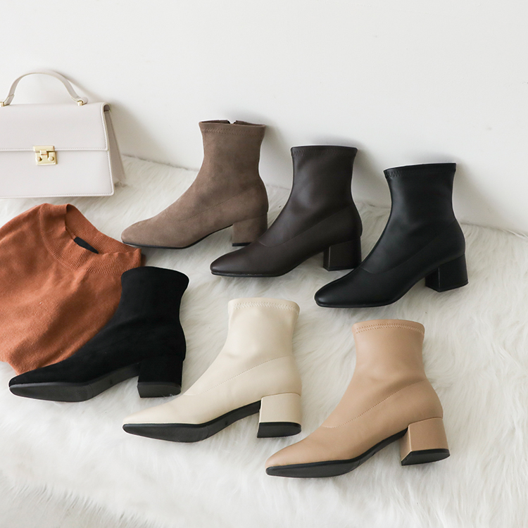 素面車線方頭中跟短靴