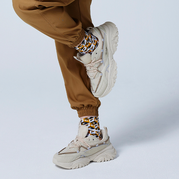 FILA #李多慧代言款 TWINEPATCH 中性運動鞋-大地裸色 4-C615X-926